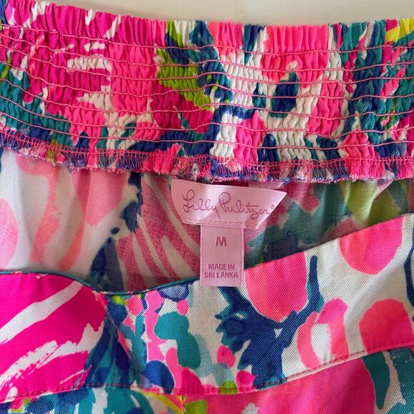 Lilly Pulitzer Dahlia Shorts Scalloped Hem Smocked Detail - Size M - Picture 4 of 6